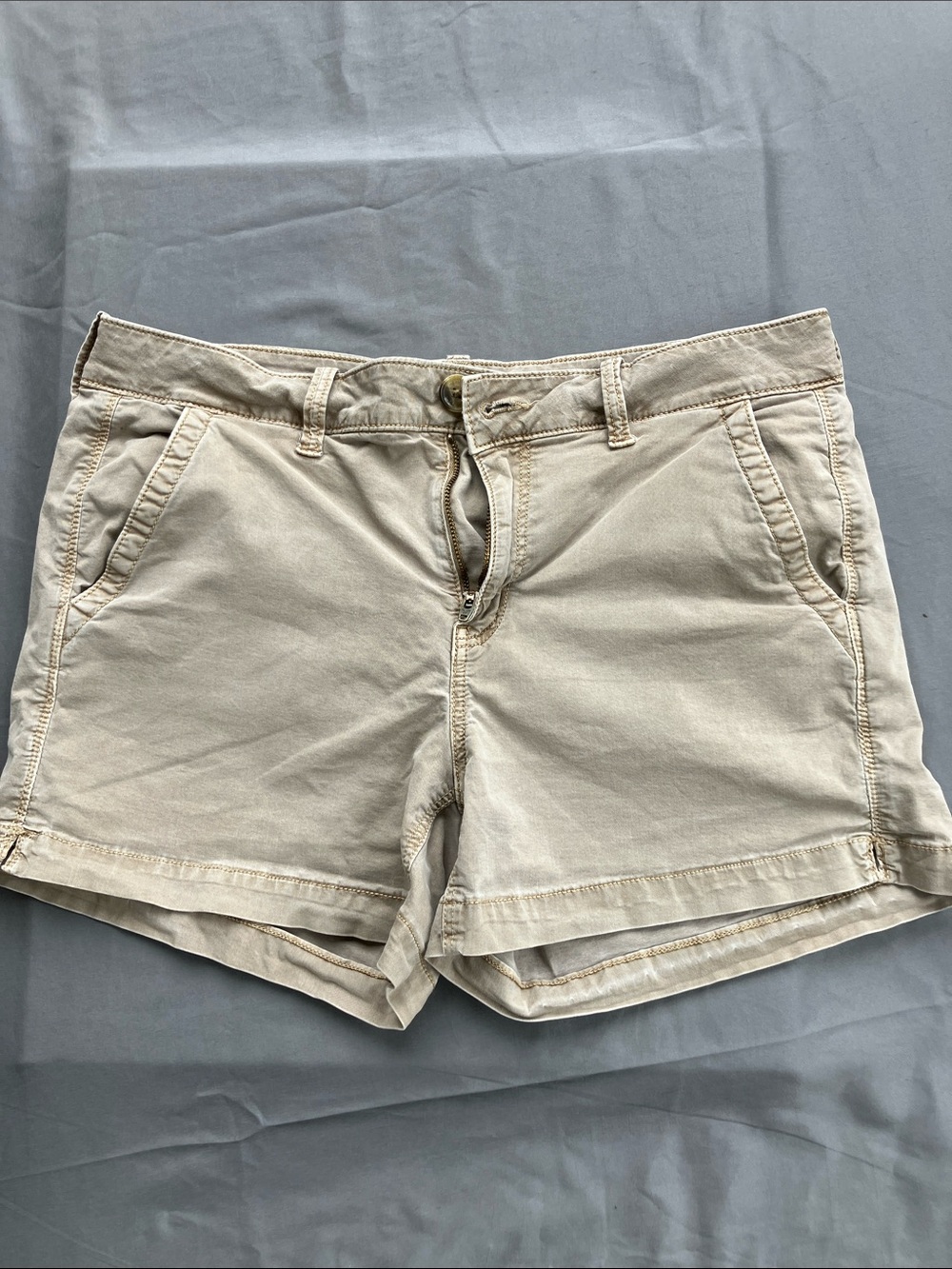 American Eagle Beige Tan Cotton Twill Khaki School Work Size 10 3” inch Shorts